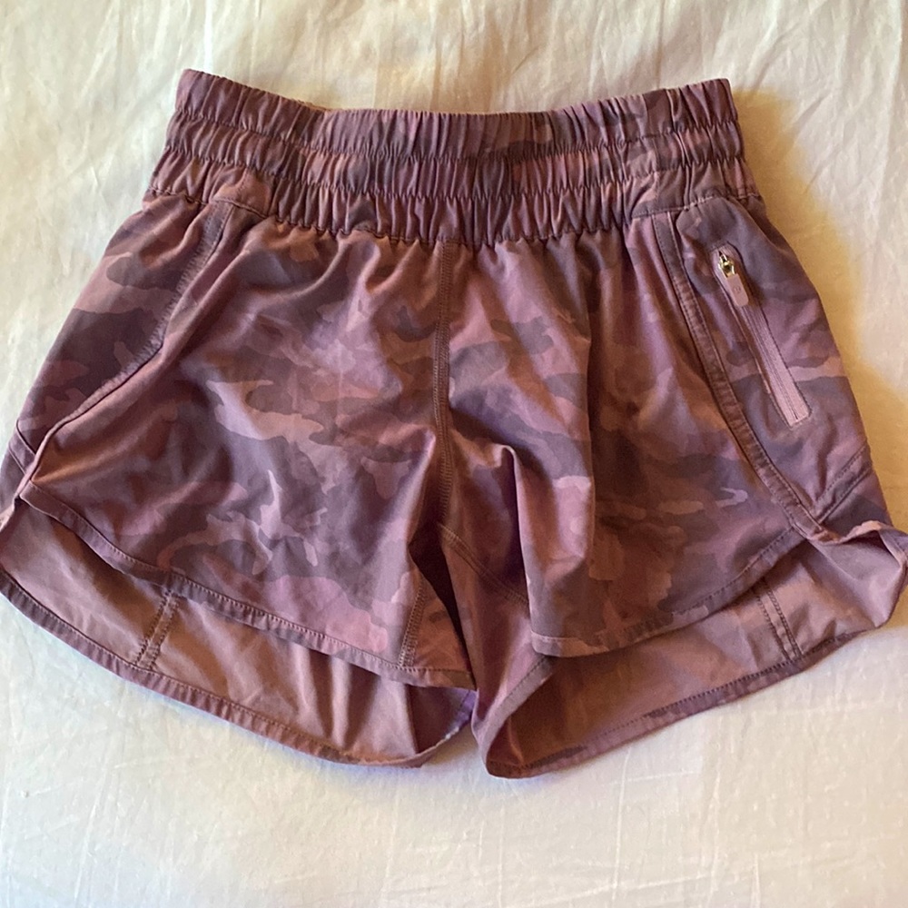 Lululemon Hotty Hot Short 2.5"